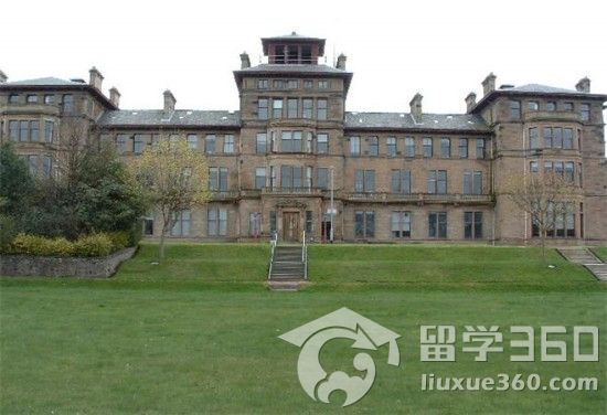 secondary 中学留学 本拿比学区 英国留学 爱丁堡龙比亚大学四个学院